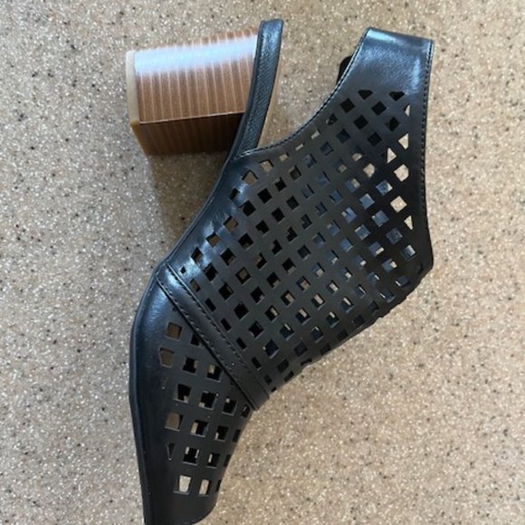 Women's NEW Kim Rogers Black cut out shoes with memory foam - Picture 3 of 9